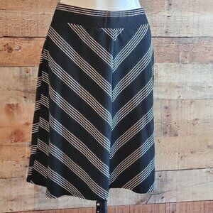 BLACK/WHITE CHEVRON SKIRT